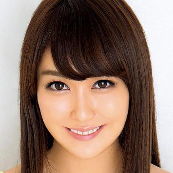 真城里奈
